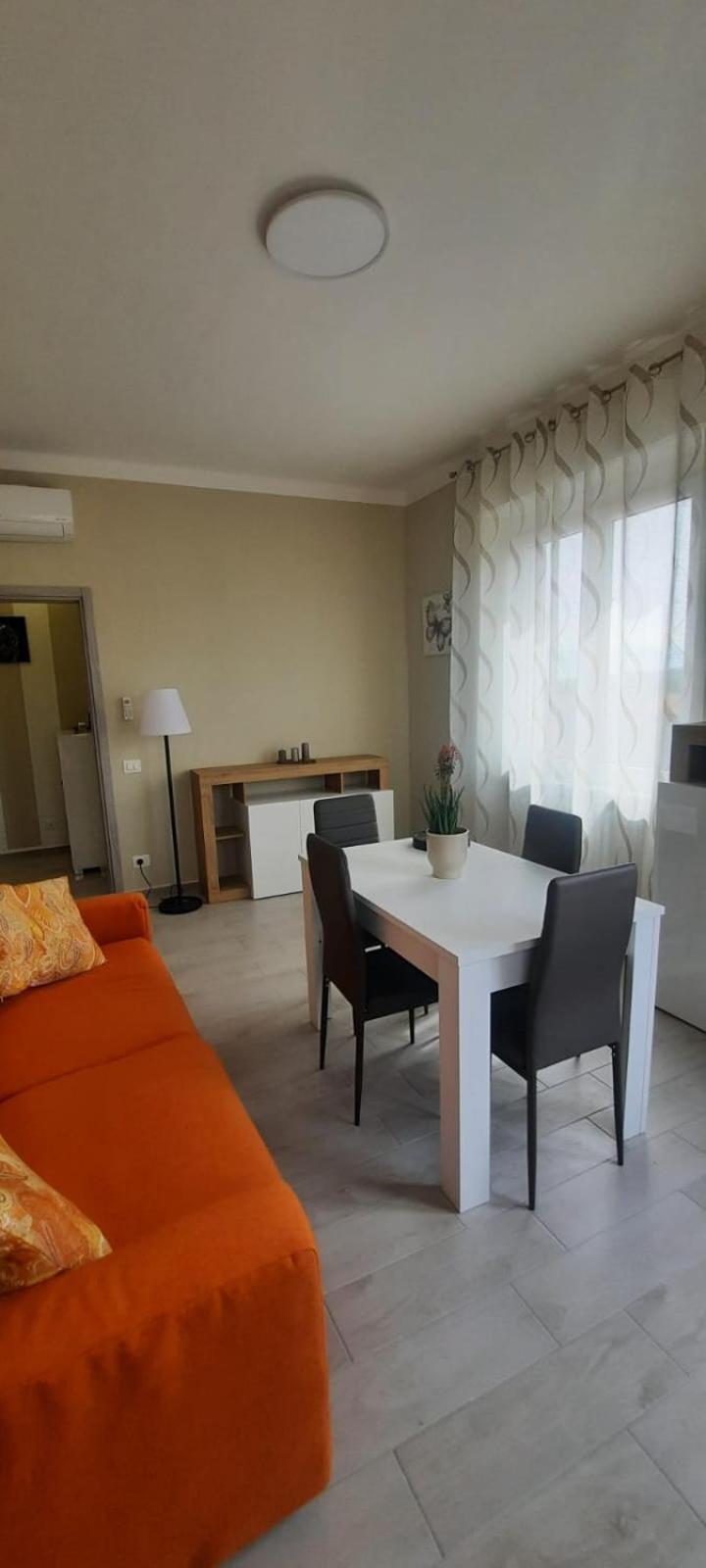 Appartamento Anzalone House Asti Esterno foto